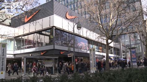 nike berlin schuhe|NIKE STORE BERLIN.